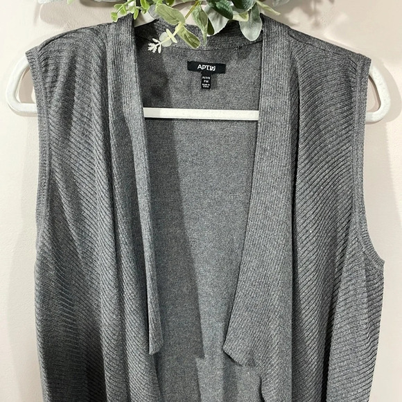 Apt. 9 sleeveless open front gray cardigan PM - Picture 2 of 12
